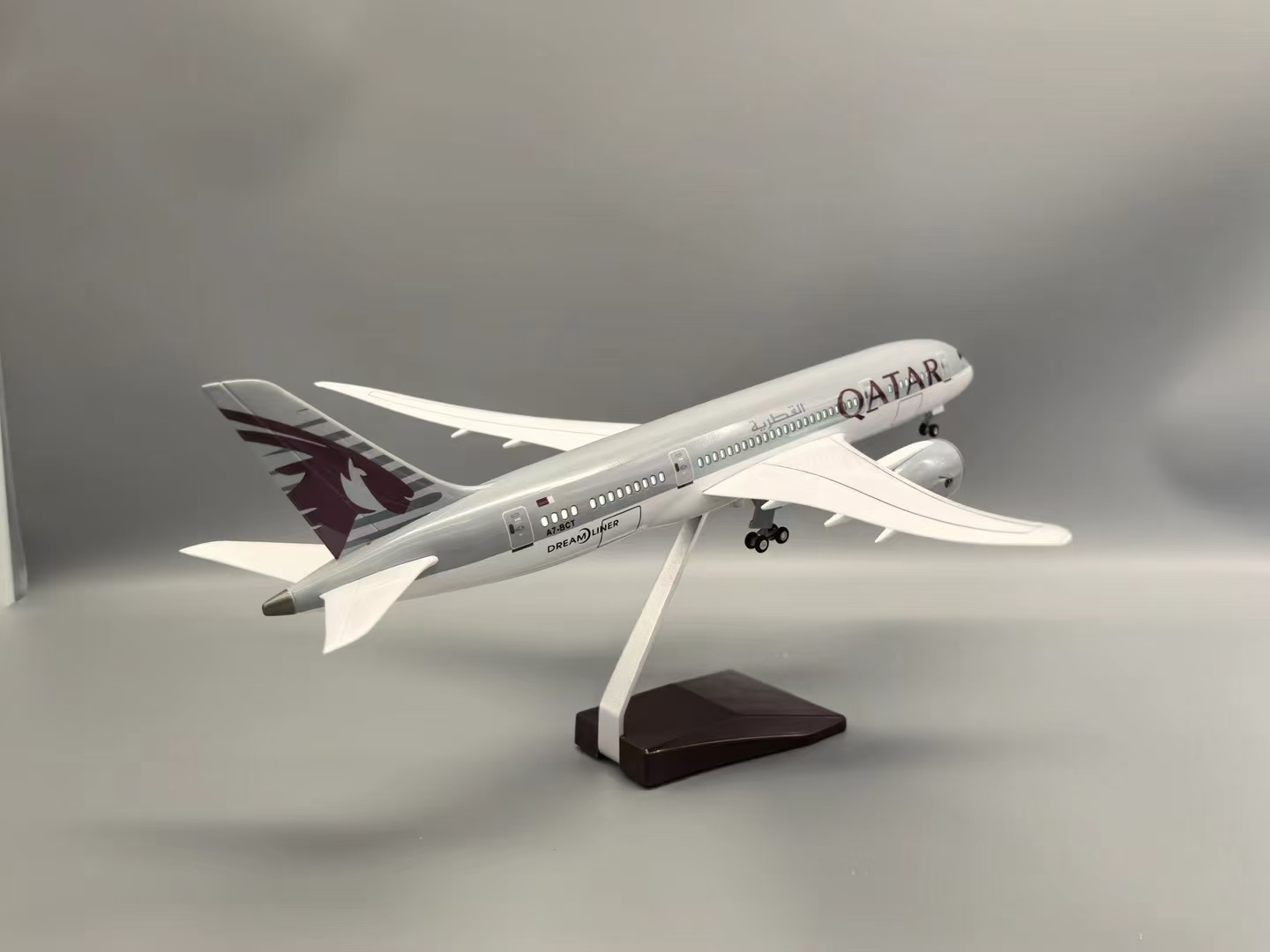47cm 1/130 스케일 카타르 B787 레진 다이캐 - Home Decor Qatar 리뷰 및 가격